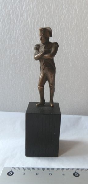 Image représentant Statuette