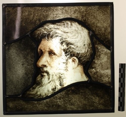 Image représentant Trois têtes d'homme - Vitrail