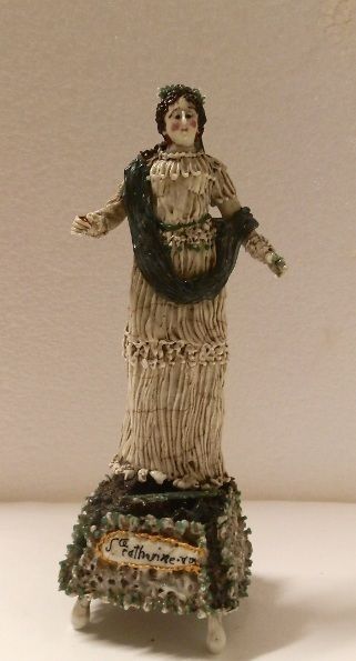 Image représentant Sainte Catherine - Statuette