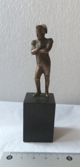 Image représentant Statuette